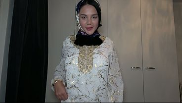 Pov – Ngewein Adik Tiri Muslimah Pakai Hijab, Romantis Tapi Hot Banget
