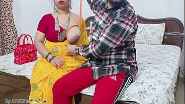 Jahit Jahit Sambil Ngencengin Cewek India Seksi Di Toko, Video Hindi Hot.