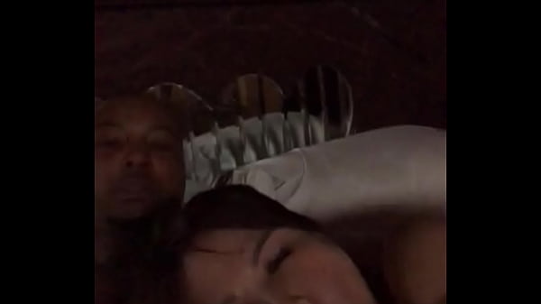Cewek China Ngehisap Kontol Besar Bule