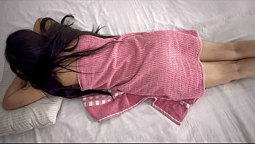 Bule Cewek Digebuk Pantatnya Sama Pelayan, Terus Ngentot Memek Sambil Pantat Gede Digoyang.