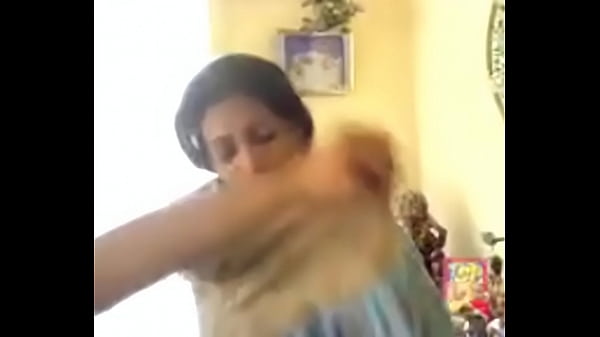 Malu-malu Tapi Pengen Dicolek Pacar, Desi Manja Yang Siap Digebet.