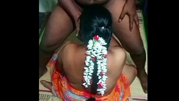 Istri Rumah Tangga India Ngentot Sama Om Kampung
