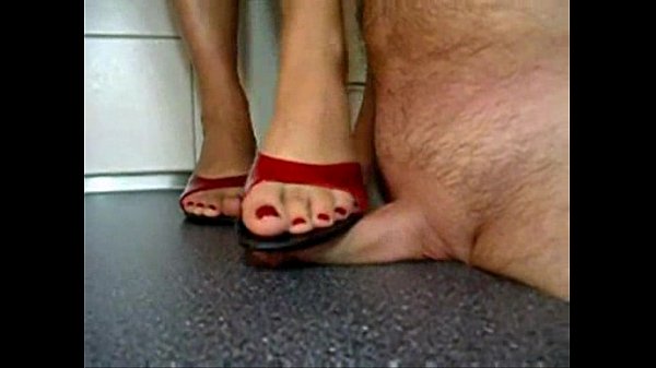 Bhabhi India Yang Seksi Injak-injak Kontol Si Devar Sampai Mampus.