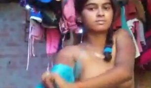 Gadis Desa Buka Baju Salwar Kameez, Mulus Polos Kelihatan Semua.