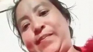 Tonton Video Memek Cewek Desi Lagi Pamer Yoni Basah.