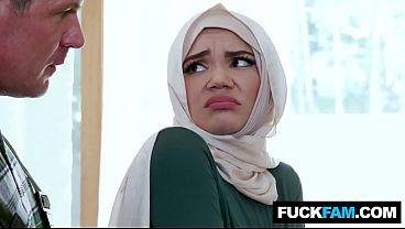 Ngentot Pertama Si Hijabi Imut Sama Tukang Ledeng Bego, Naudi Nala, Jason Sarcinelli