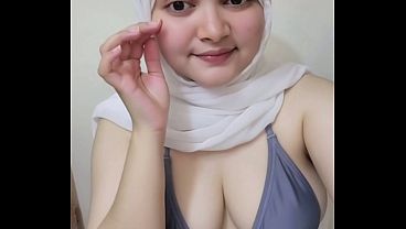 Hari-hari Awal Goyang Twerk Pake Hijab, Bikin Makin Panas Dan Nakal.