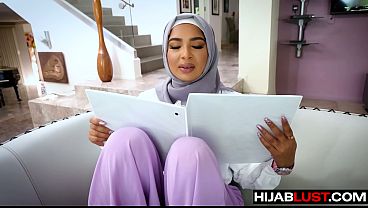 Hijab Manis Belajar Nyedot Kontol Biar Betah – Nafsu Hijab Panas