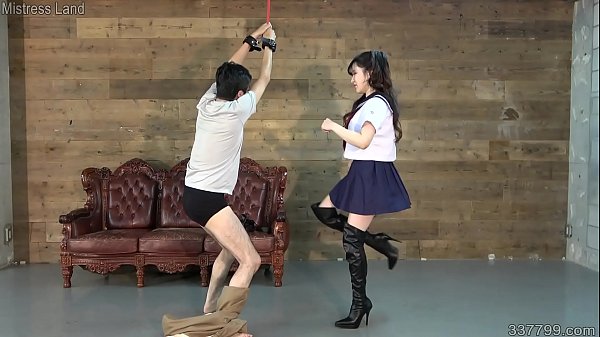 Cewek Cosplay Jepang Crot Dihajar Bola