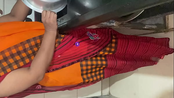 Bhabhi Ko Kitchen Se Bedroom Bulakar Chod Diya, Viral Mms, Hindi Voice Mein Sexy Chudai.