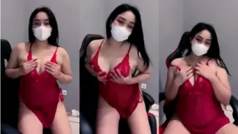Dhea Pakai Lingeri Merah Tembus Pandang, Bikin Lihat Meleleh.