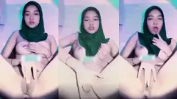 Hijab Sarah Si Toket Gede Lagi Asyik Colmek Sampe Basah.