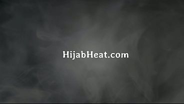 Bosok Arab Muslim Kaku Digebukin Bertiga Di Kantor, Makin Meraung Makin Dibejekin.