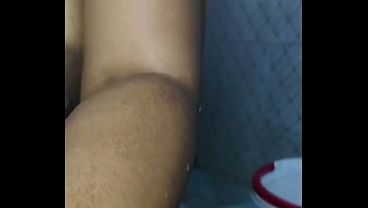 Ibu Tiri Desi India Mandi, Mms Kamera Tersembunyi Istri Asli